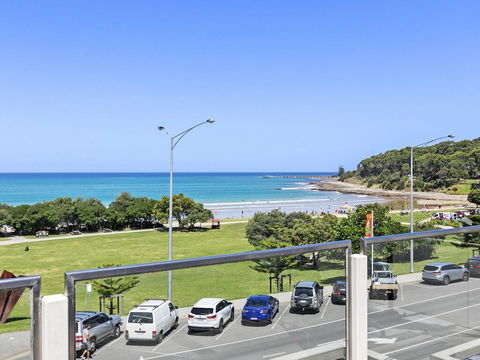 WATERFRONT SEVEN - In The Heart Of Lorne - New Castle Holiday 2