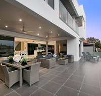 Waterfront Splendour - New Castle Holiday