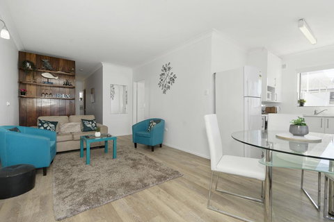 Waterfront Unit, Unit 2 - New Castle Holiday 2