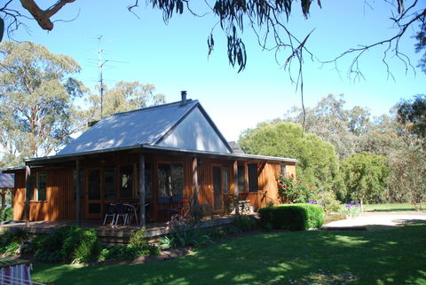 Bluegum Ridge Cottages - New Castle Holiday 0