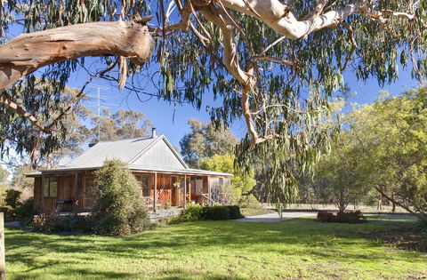 Bluegum Ridge Cottages - New Castle Holiday 7
