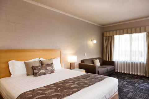 Blazing Stump Motel & Suites - New Castle Holiday 8