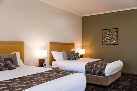 Blazing Stump Motel & Suites - New Castle Holiday 12