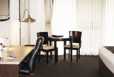 Blazing Stump Motel & Suites - New Castle Holiday 17