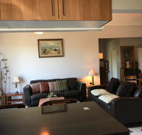 Hills Creek Holiday Home - New Castle Holiday
