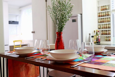 Colour Pop Fitzroy - 3 Bedroom Pet Friendly - New Castle Holiday 23