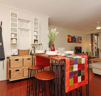 Colour Pop Fitzroy - 3 bedroom pet friendly - New Castle Holiday