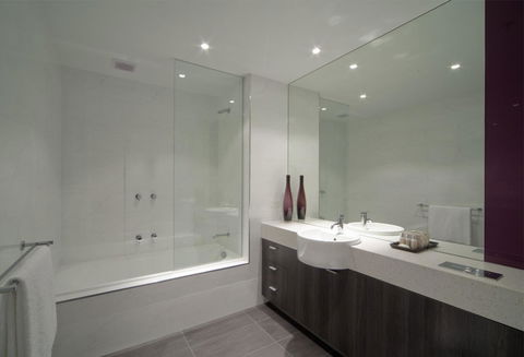 Tyrian Serviced Apartments Fitzroy - New Castle Holiday 8