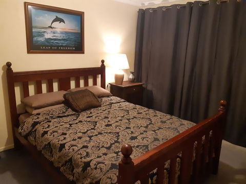 Elevated Holiday House Overlooks Tranquil Wetlands - New Castle Holiday 5