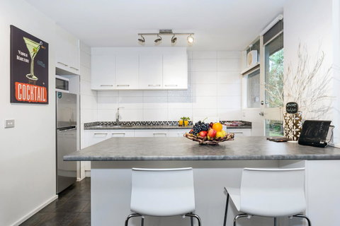 Melbourne Villa - New Castle Holiday 11