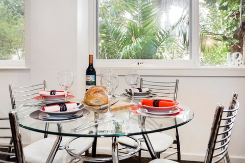 Melbourne Villa - New Castle Holiday 6