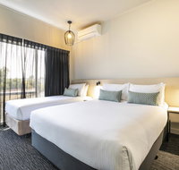 Nightcap at Excelsior Hotel - New Castle Holiday