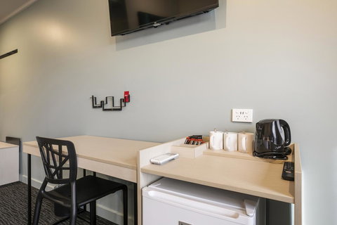 Nightcap At Excelsior Hotel - New Castle Holiday 17