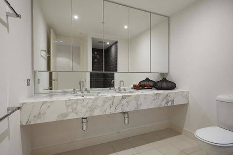 Melbourne Luxury Collection - New Castle Holiday 29