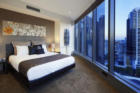 Melbourne Luxury Collection - New Castle Holiday 0