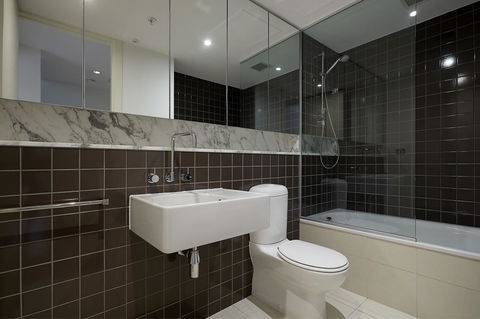 Melbourne Luxury Collection - New Castle Holiday 28