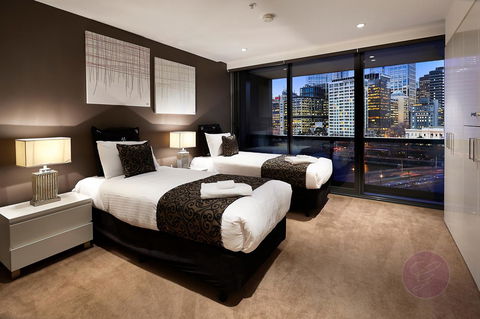 Melbourne Luxury Collection - New Castle Holiday 22