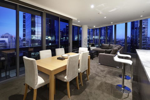 Melbourne Luxury Collection - New Castle Holiday 2