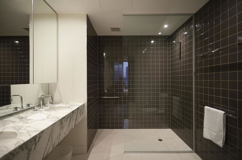 Melbourne Luxury Collection - New Castle Holiday 14