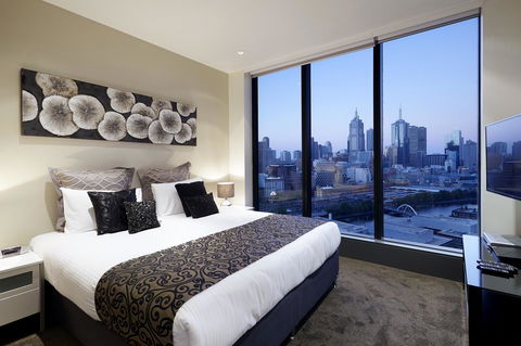 Melbourne Luxury Collection - New Castle Holiday 38
