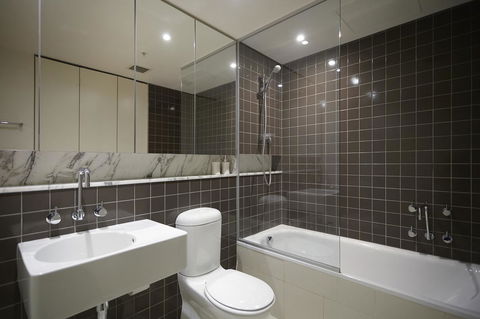 Melbourne Luxury Collection - New Castle Holiday 15