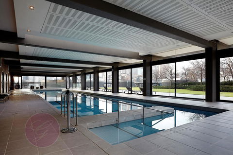 Melbourne Luxury Collection - New Castle Holiday 1