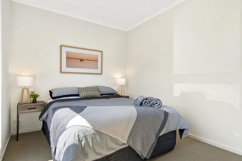 Bask At The Glade - Rejuvenate Stays - New Castle Holiday 8