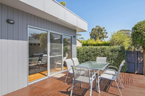 Bask At The Glade - Rejuvenate Stays - New Castle Holiday 7