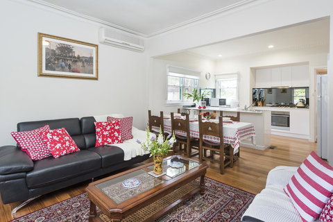 Hillside House - New Castle Holiday 1