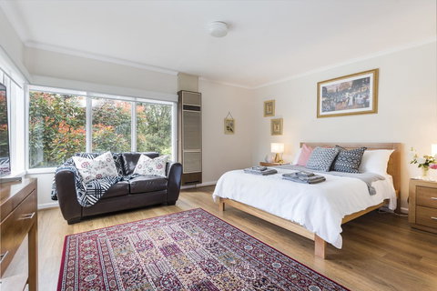 Hillside House - New Castle Holiday 4