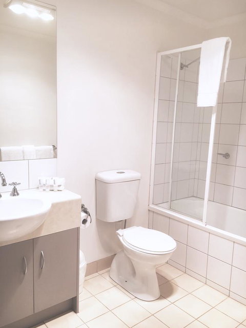 Quest Warrnambool - New Castle Holiday 12