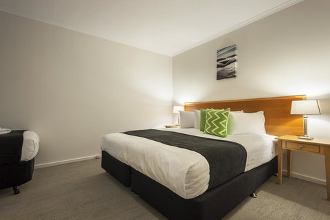 Quest Warrnambool - New Castle Holiday 7