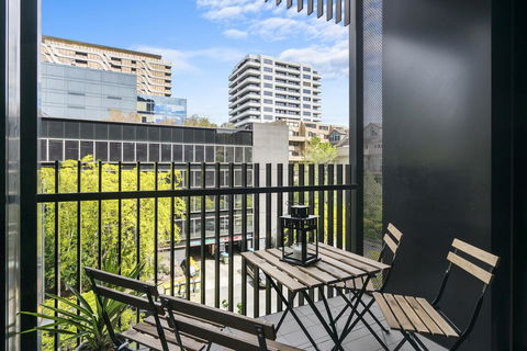 Complete Host Leopold Apartments - New Castle Holiday 6