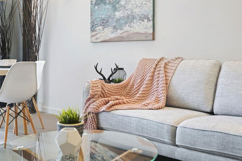 Complete Host Leopold Apartments - New Castle Holiday 7