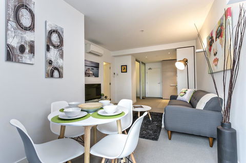 Complete Host Leopold Apartments - New Castle Holiday 19