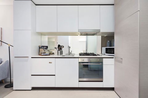 Complete Host Leopold Apartments - New Castle Holiday 9