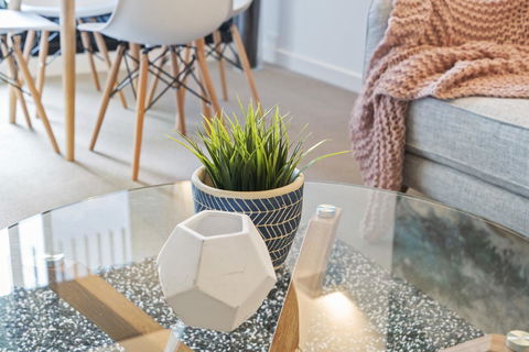 Complete Host Leopold Apartments - New Castle Holiday 4