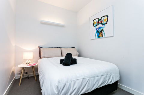 Complete Host Leopold Apartments - New Castle Holiday 27