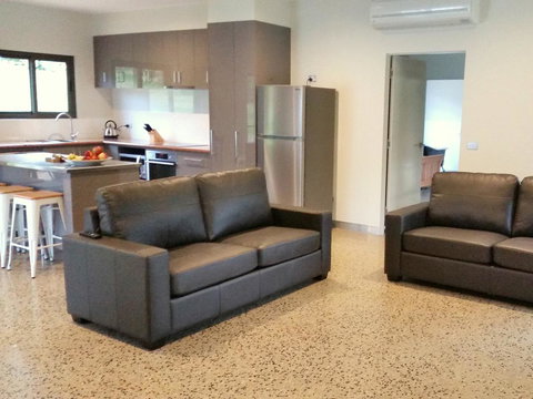 3 Bells Alpine Cottage - New Castle Holiday 16