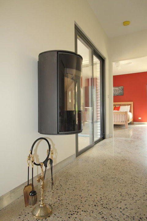 3 Bells Alpine Cottage - New Castle Holiday 2