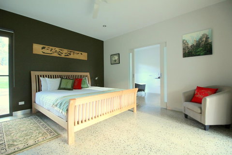 3 Bells Alpine Cottage - New Castle Holiday 9