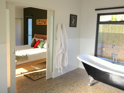 3 Bells Alpine Cottage - New Castle Holiday 8