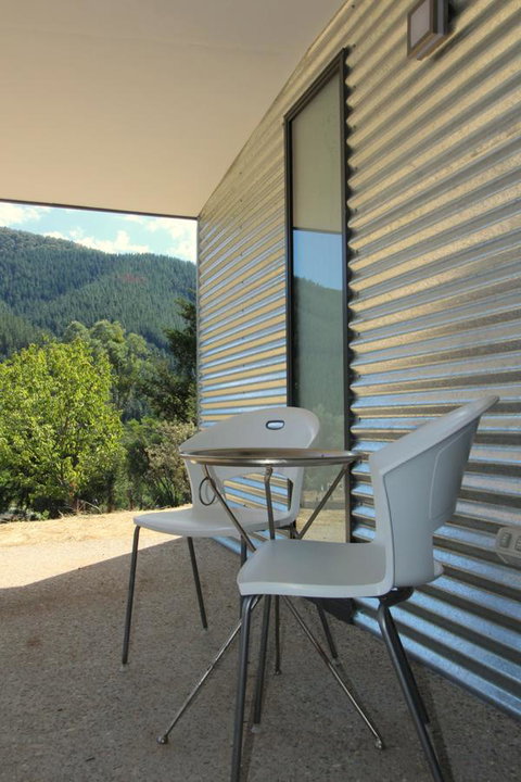 3 Bells Alpine Cottage - New Castle Holiday 1