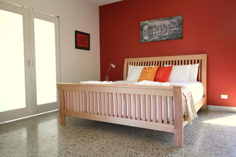 3 Bells Alpine Cottage - New Castle Holiday 3