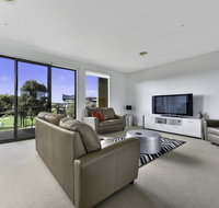 23 Coast Drive Torquay - New Castle Holiday
