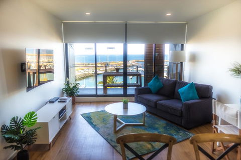 Waterfront Apt 234 Marinaquays - New Castle Holiday 2