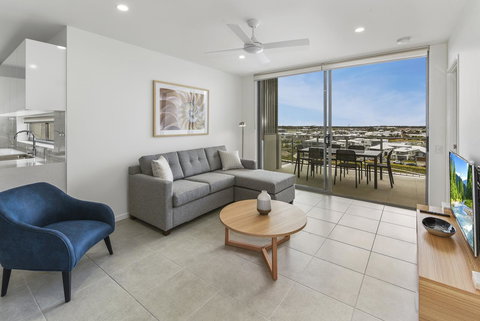 Aquarius Kawana - New Castle Holiday 29