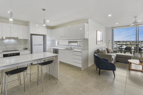 Aquarius Kawana - New Castle Holiday 27