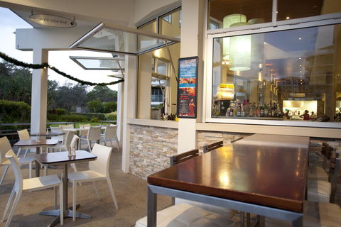 Ramada By Wyndham Marcoola Beach - New Castle Holiday 24