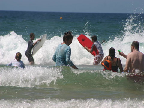 La Mer Sunshine Beachfront - New Castle Holiday 20